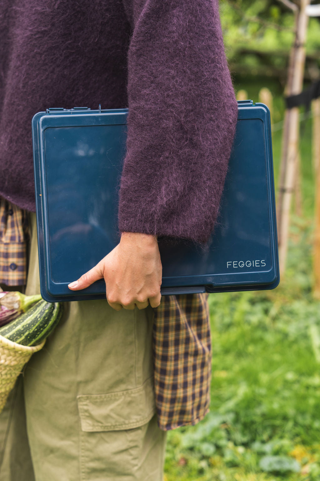 Feggies bewaarbox in de moestuin